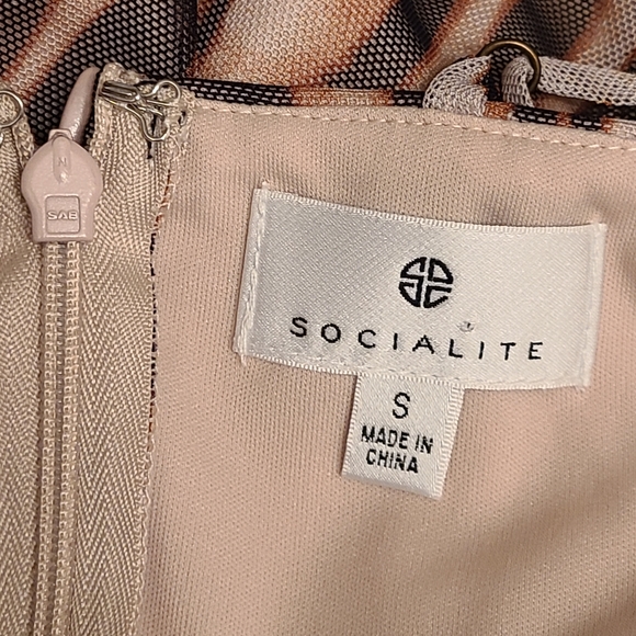 Socialite size S tan dress - Picture 9 of 10